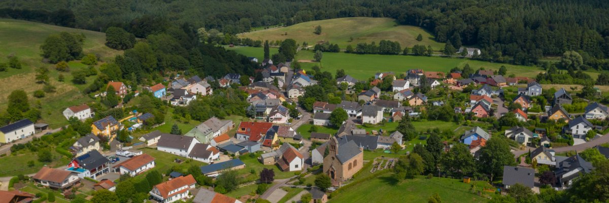 Luftaufnahme der Ortsgemeinde Mannebach Luftaufnahme der Ortsgemeinde Mannebach