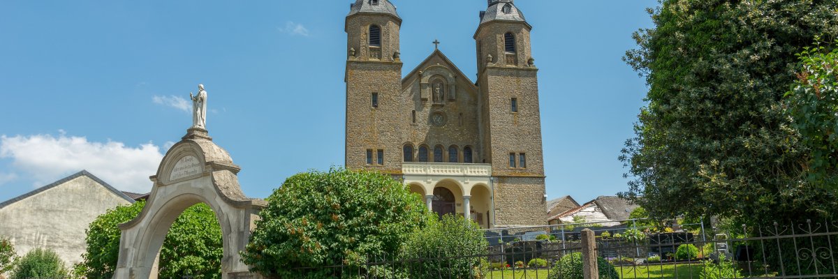 Helfanter Dom Blick auf den Helfanter Dom - Ortsgemeinde Palzem Helfant