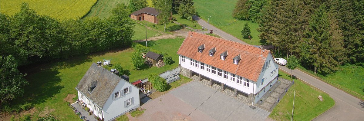 Luftaufnahme Bürgerhaus Vierherrenborn Luftaufnahme Bürgerhaus Vierherrenborn