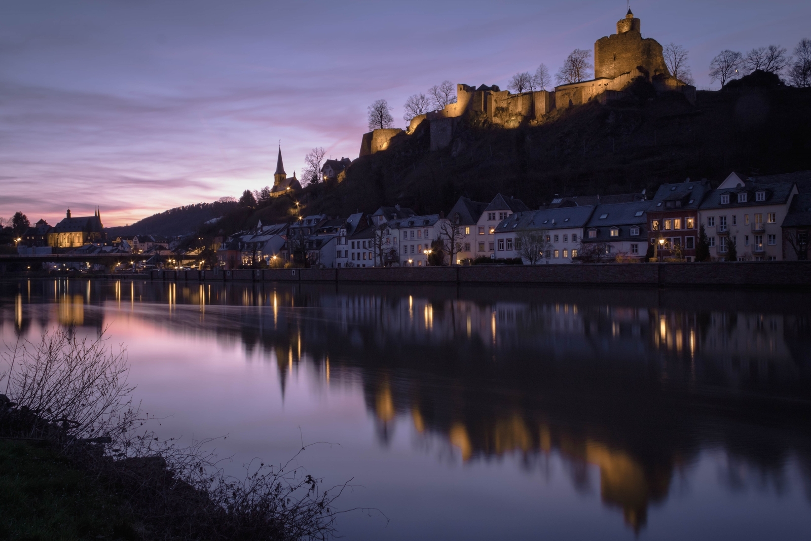 Skyline Saarburg mit Blick auf Altstadt und Burg